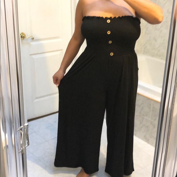 LAST 1!  SMOCKED TOP BLACK JUMPSUIT - Picture 3 of 8